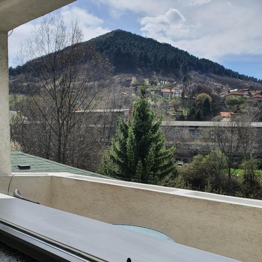 Apartments Arna Visoko Exterior foto