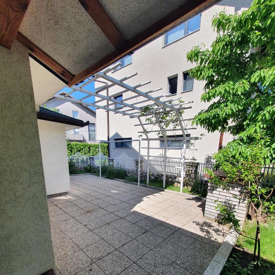 Apartments Arna Visoko Exterior foto