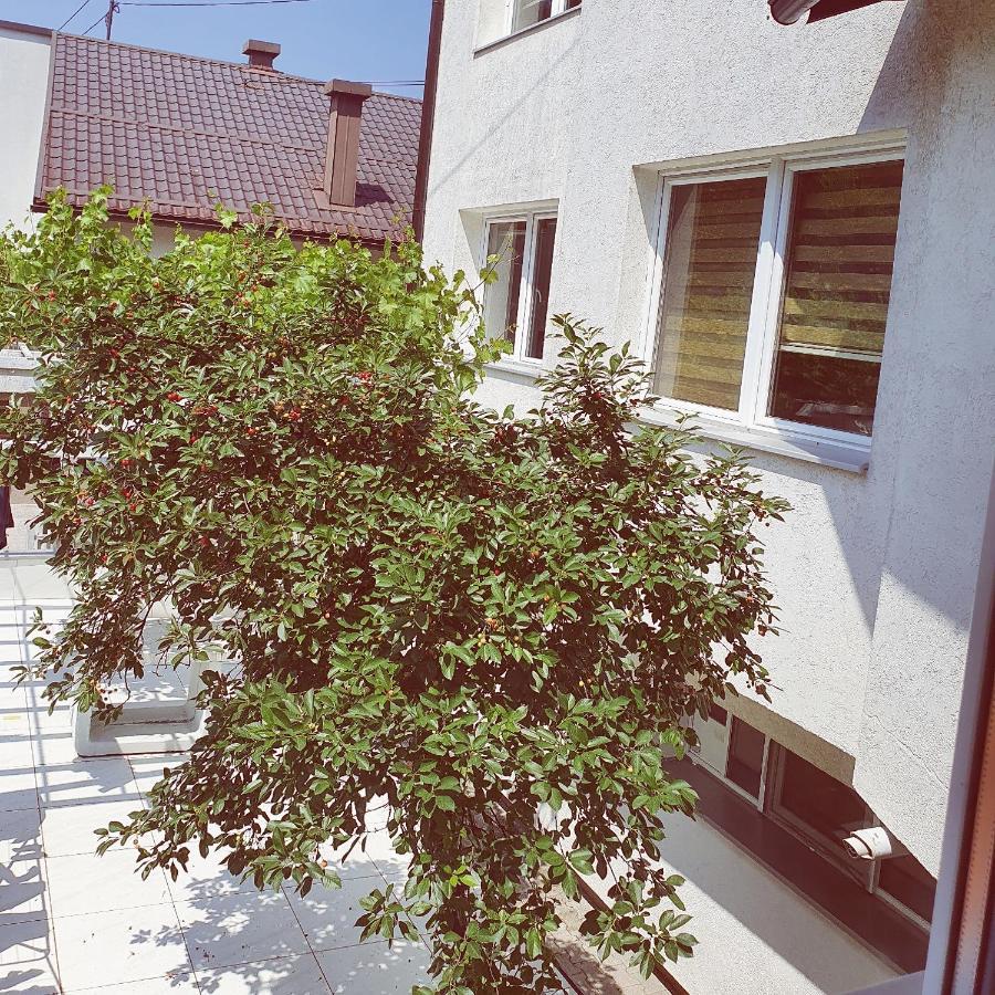 Apartments Arna Visoko Exterior foto