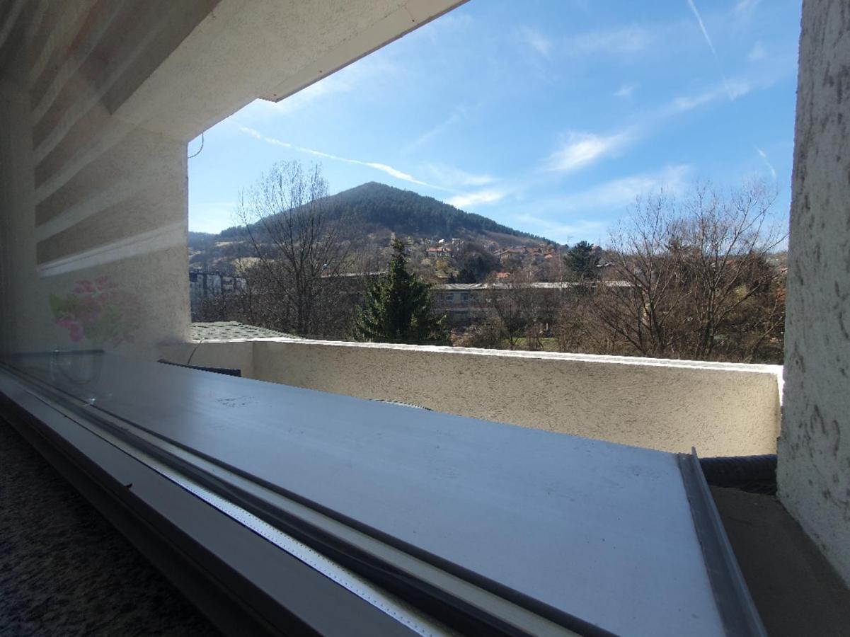 Apartments Arna Visoko Exterior foto